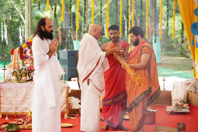 Evening satsang at the ashram